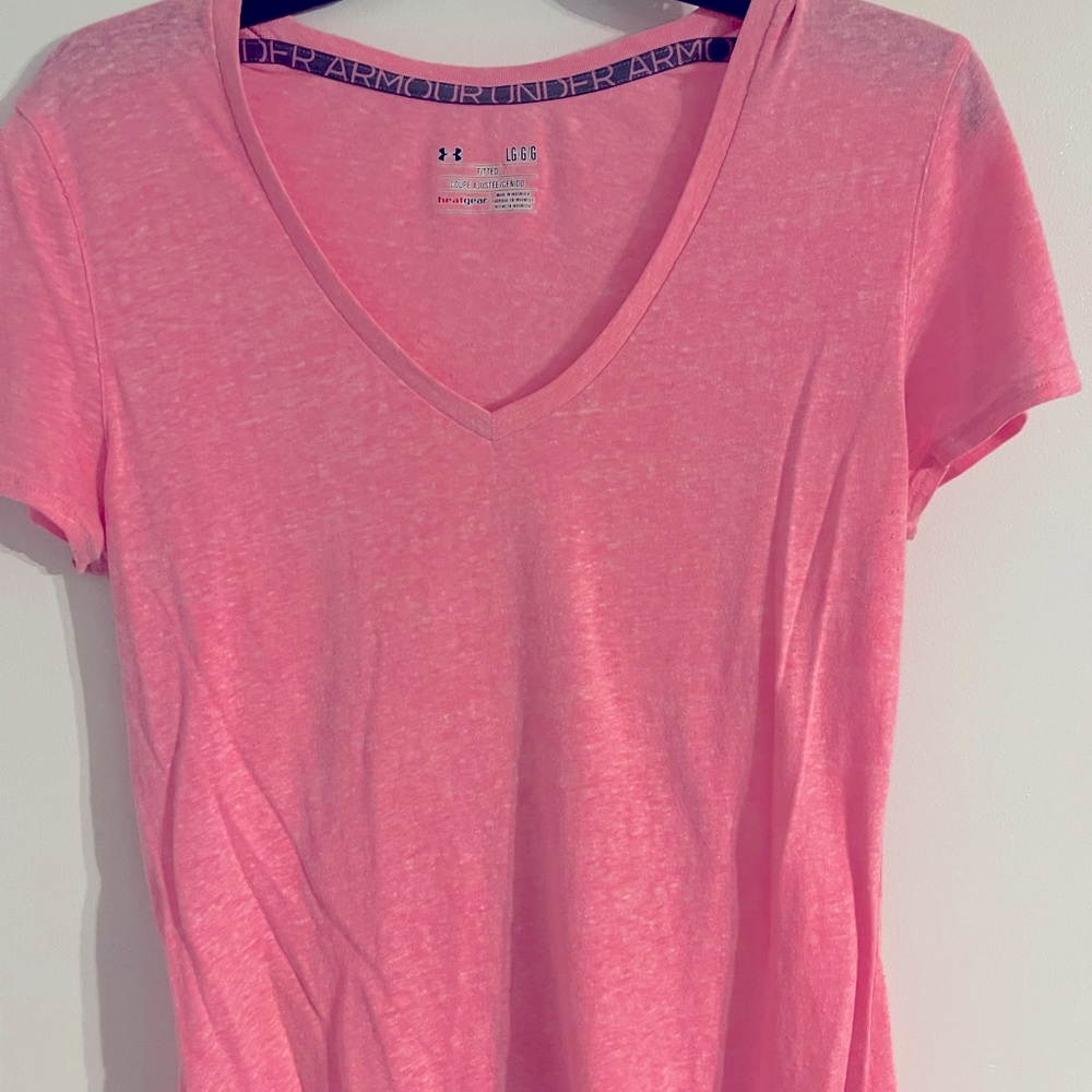 Large Under Armour Pink Tee
